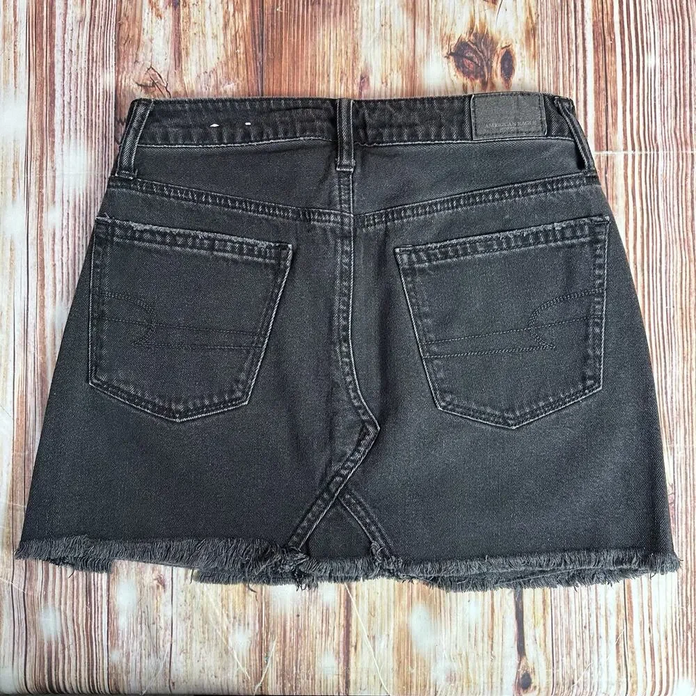 American Eagle Size 0 Black Jean Denim Button Fly Raw Hem Mini Skirt 27X13 - Picture 2 of 8